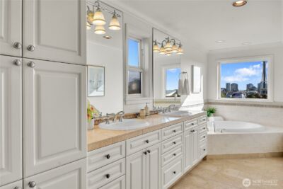 922 Nob Hill Avenue N, Seattle, WA 98109 - Photo 22