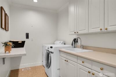 922 Nob Hill Avenue N, Seattle, WA 98109 - Photo 30