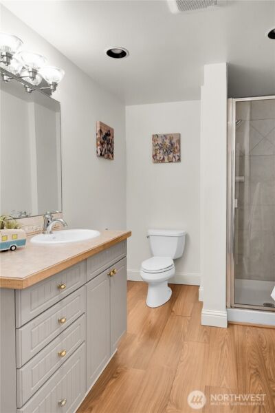 922 Nob Hill Avenue N, Seattle, WA 98109 - Photo 32