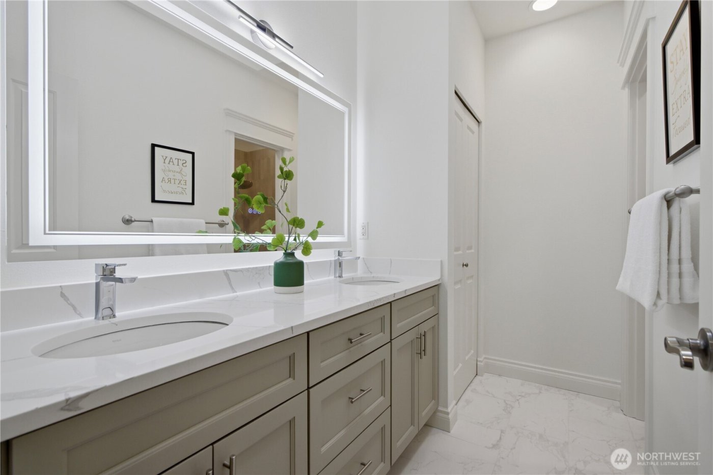 612 128th Avenue NE, Bellevue, WA 98005