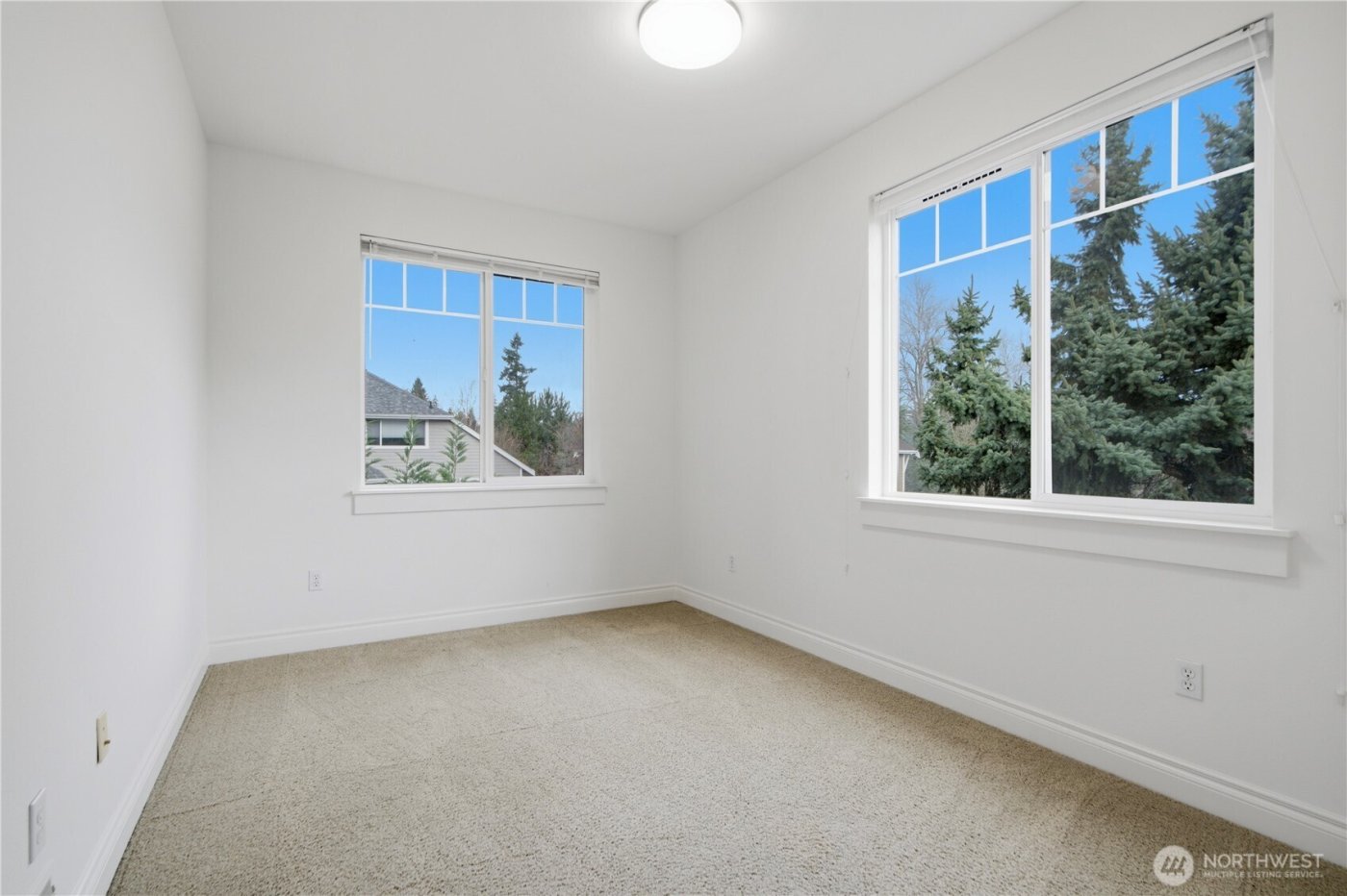 612 128th Avenue NE, Bellevue, WA 98005