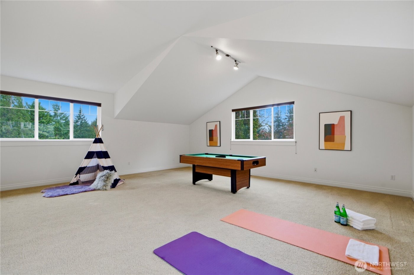 612 128th Avenue NE, Bellevue, WA 98005