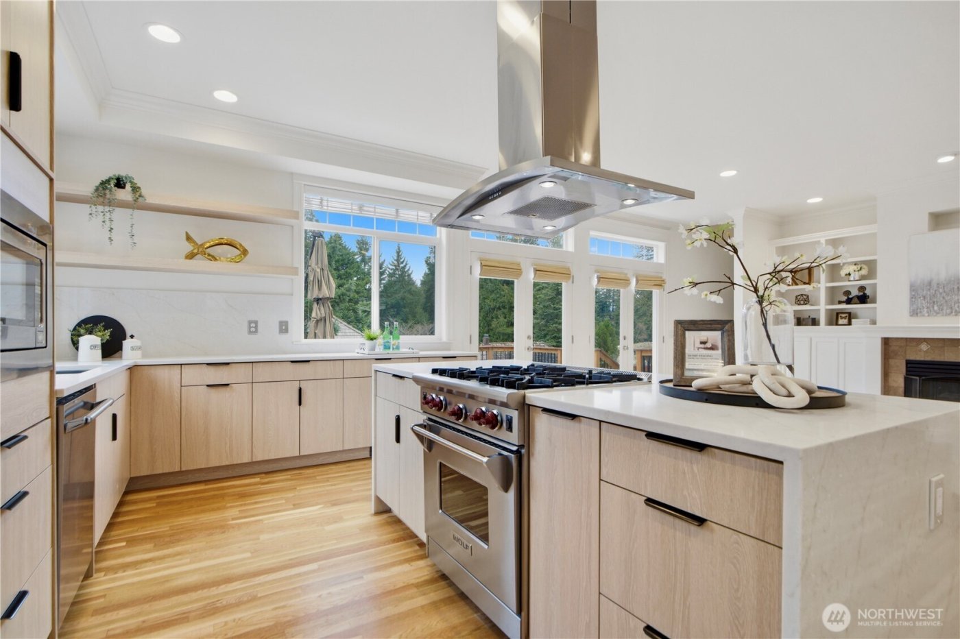 612 128th Avenue NE, Bellevue, WA 98005