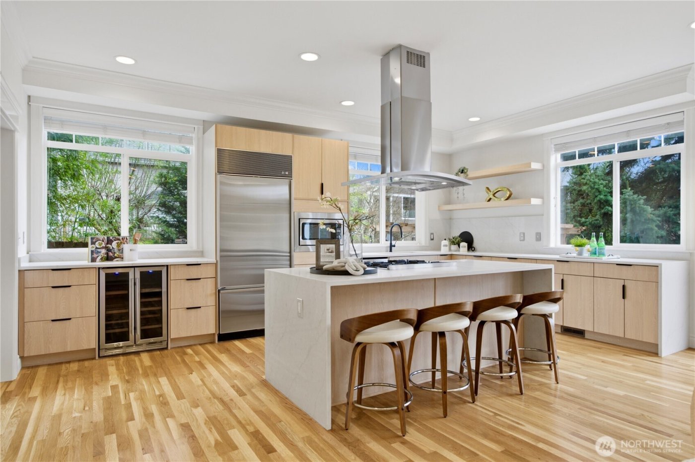 612 128th Avenue NE, Bellevue, WA 98005