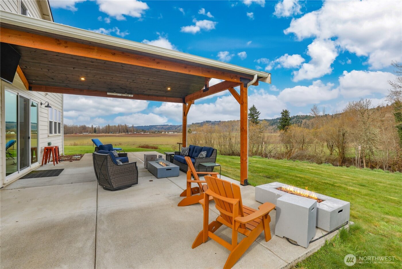 10605 164th Avenue Ct E, Bonney Lake, WA 98391-9222