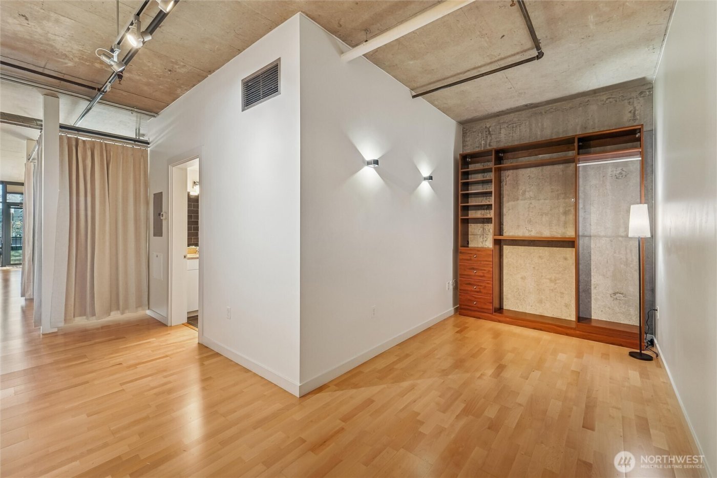 2720 3rd Avenue #314, Seattle, WA 98121