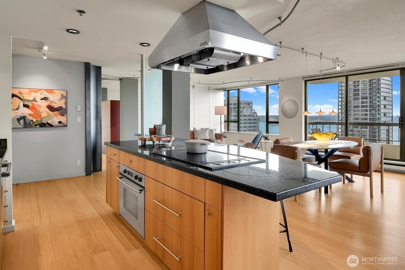 2201 3rd Avenue #2003, Seattle, WA 98121