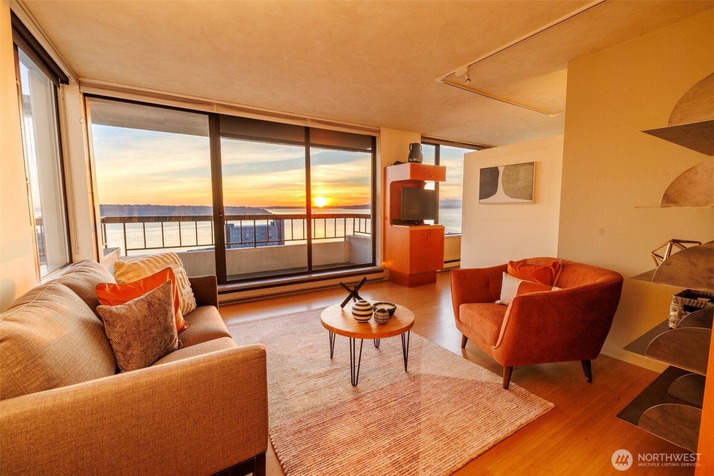 2201 3rd Avenue #2003, Seattle, WA 98121