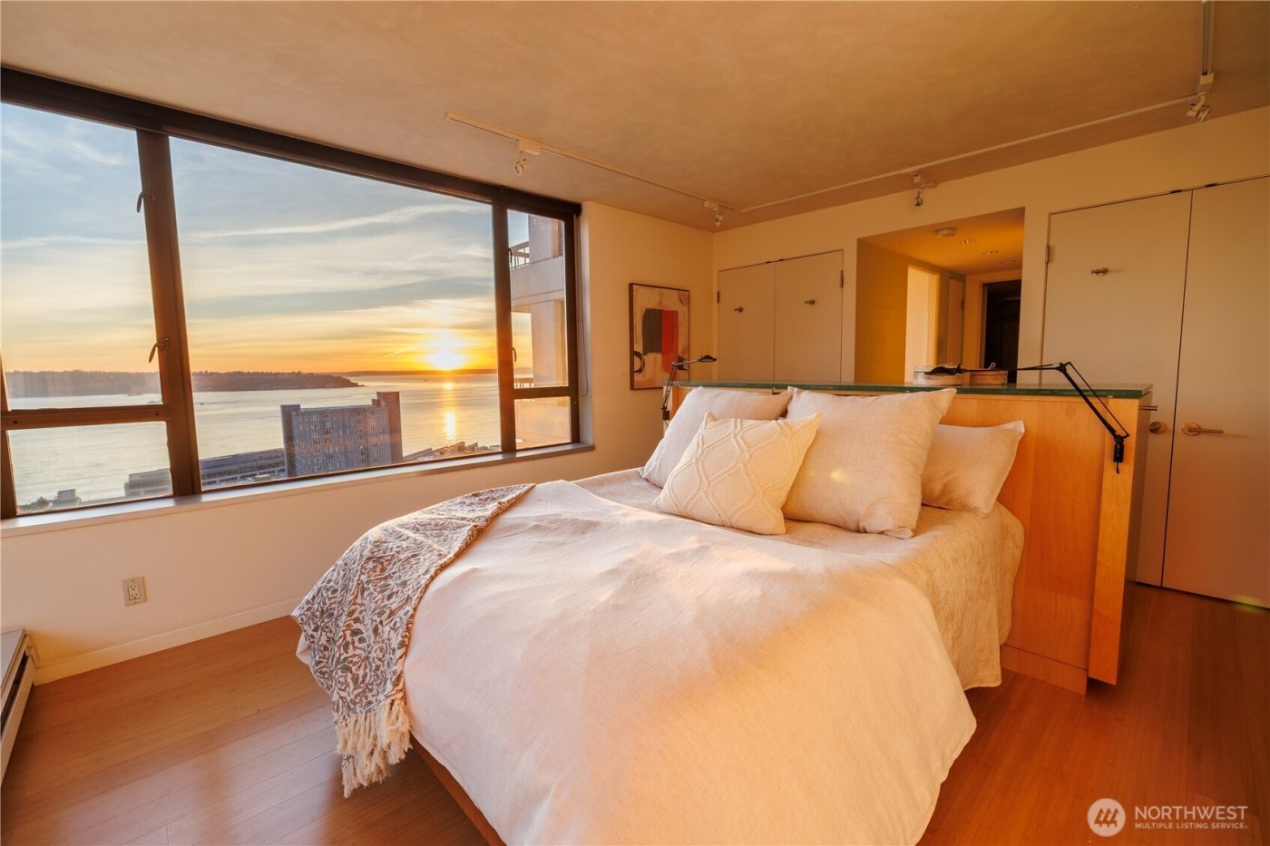 2201 3rd Avenue #2003, Seattle, WA 98121