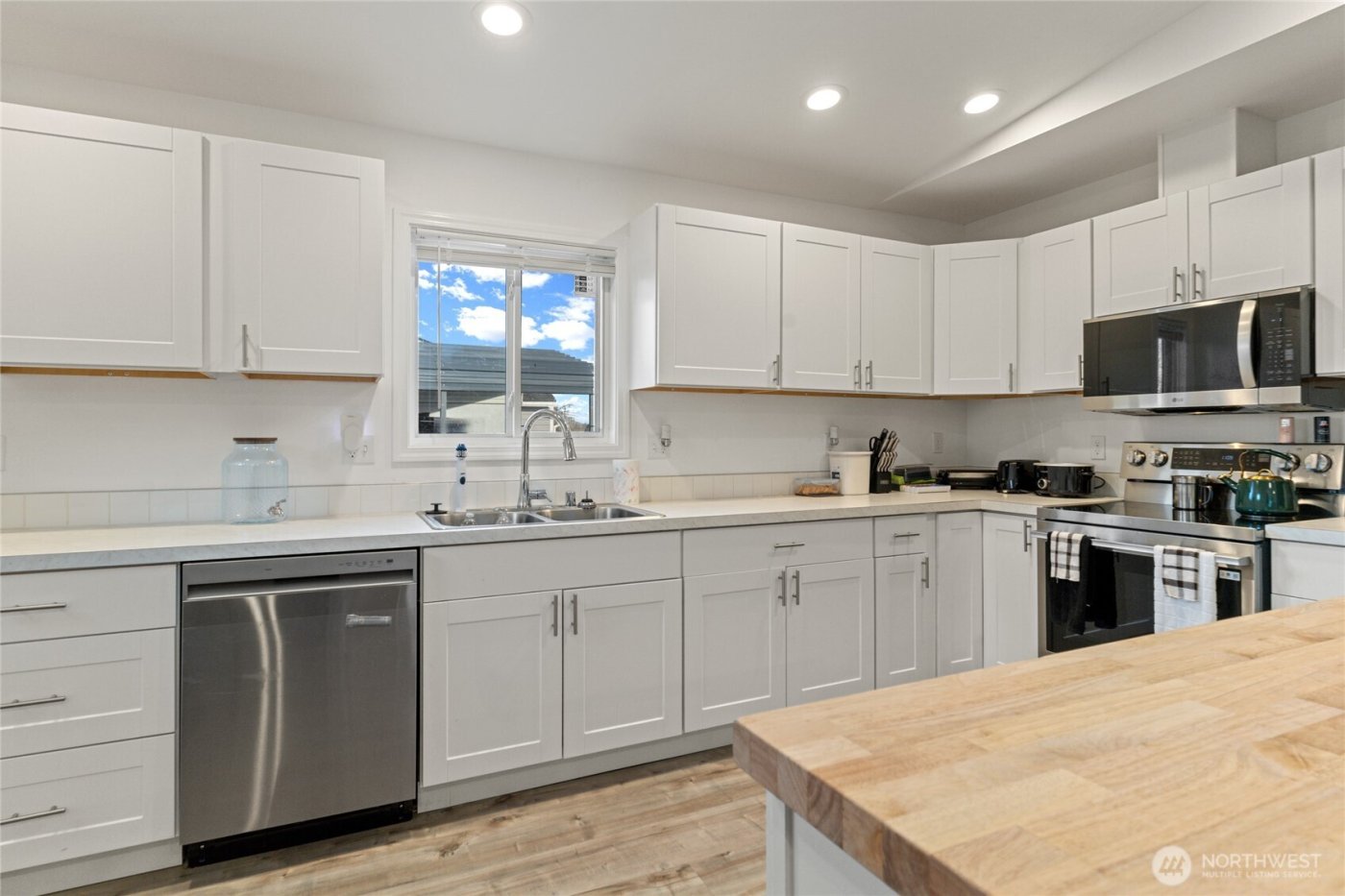 2427 W Texas Street , Moses Lake, WA 98837