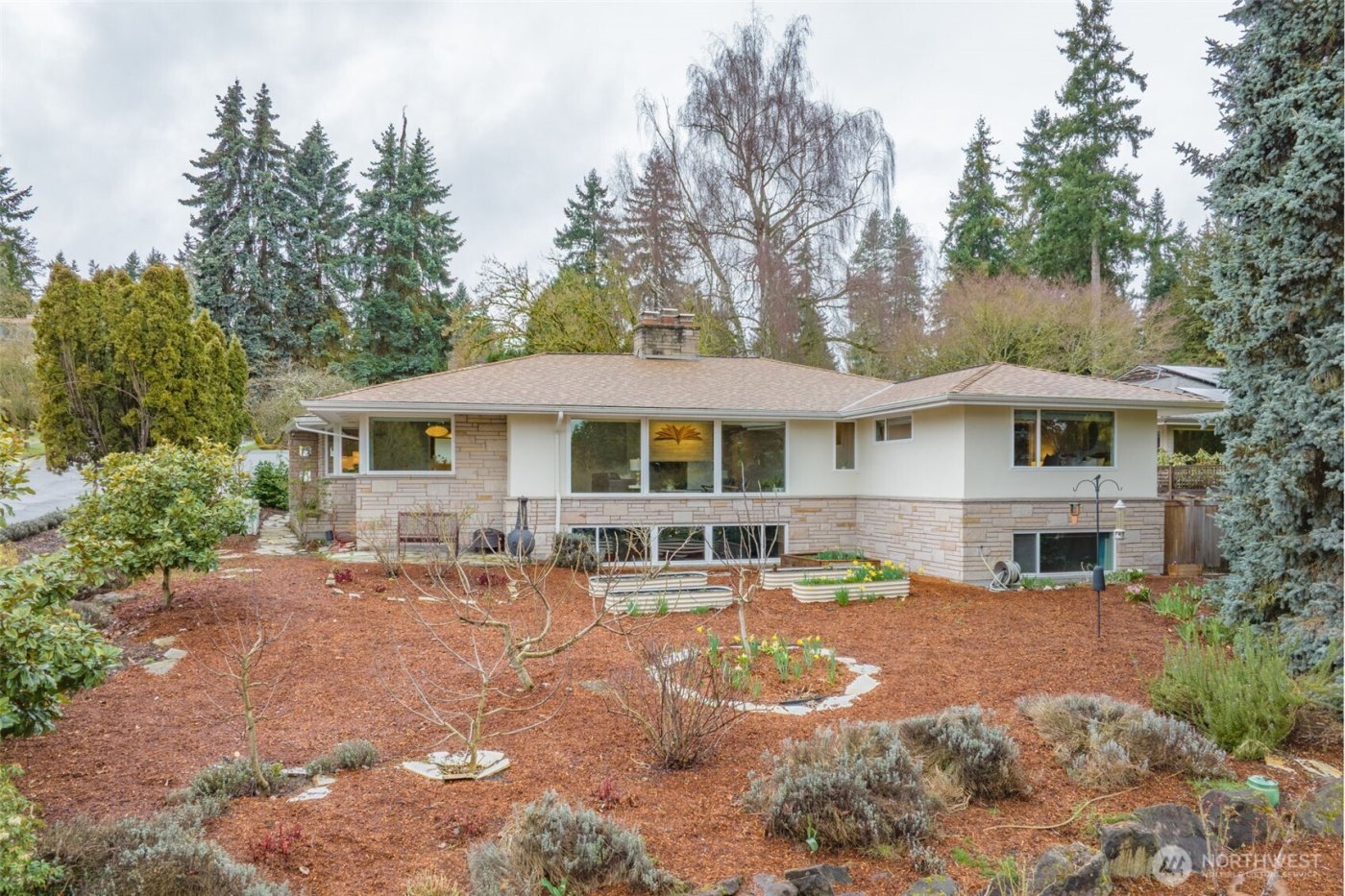 3744 NE 165th Street , Lake Forest Park, WA 98155