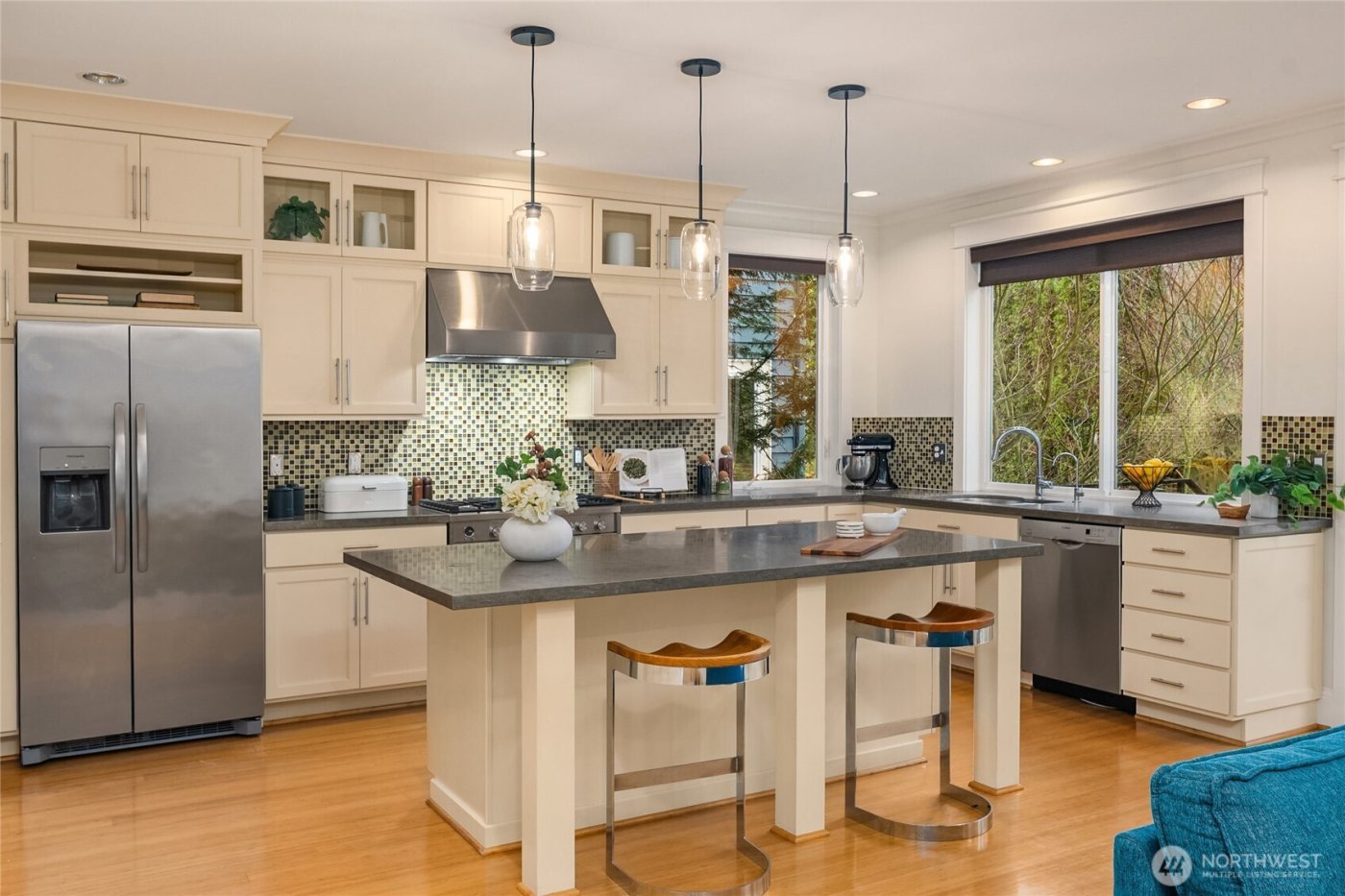 5537 37th Avenue NE, Seattle, WA 98105