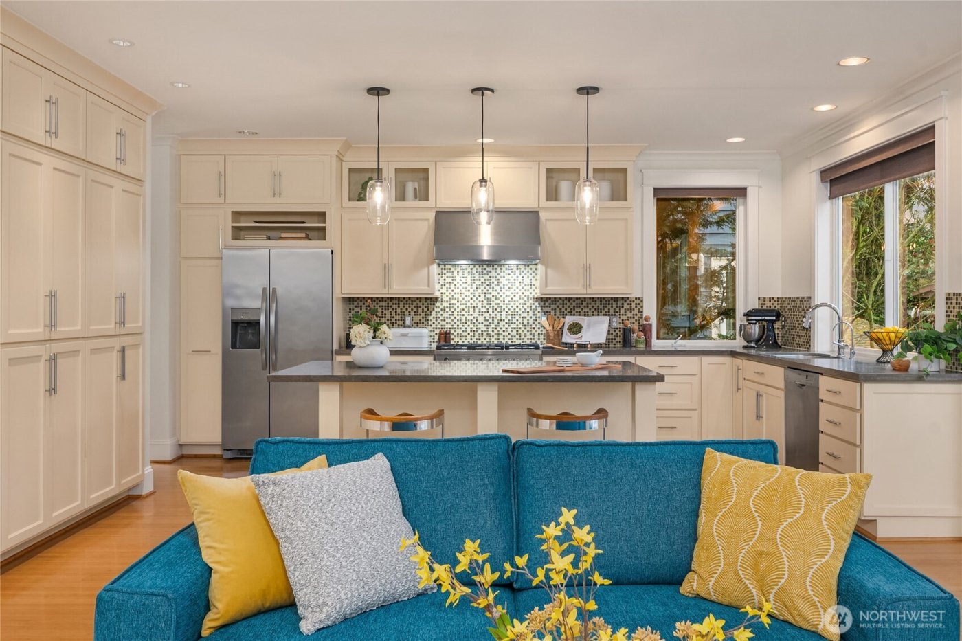 5537 37th Avenue NE, Seattle, WA 98105