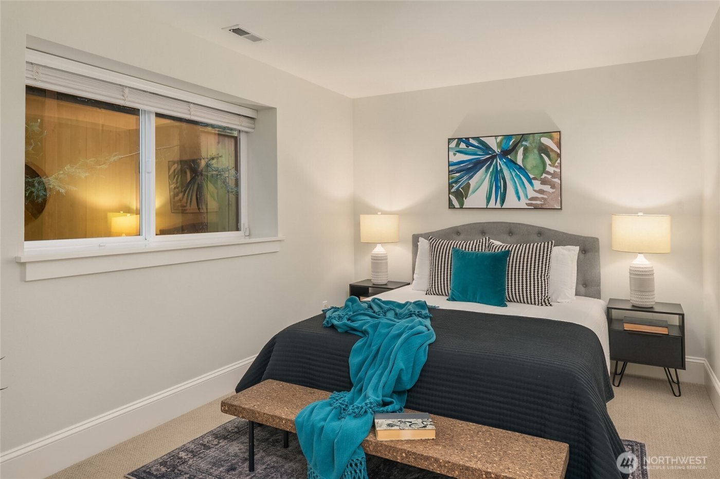 5537 37th Avenue NE, Seattle, WA 98105