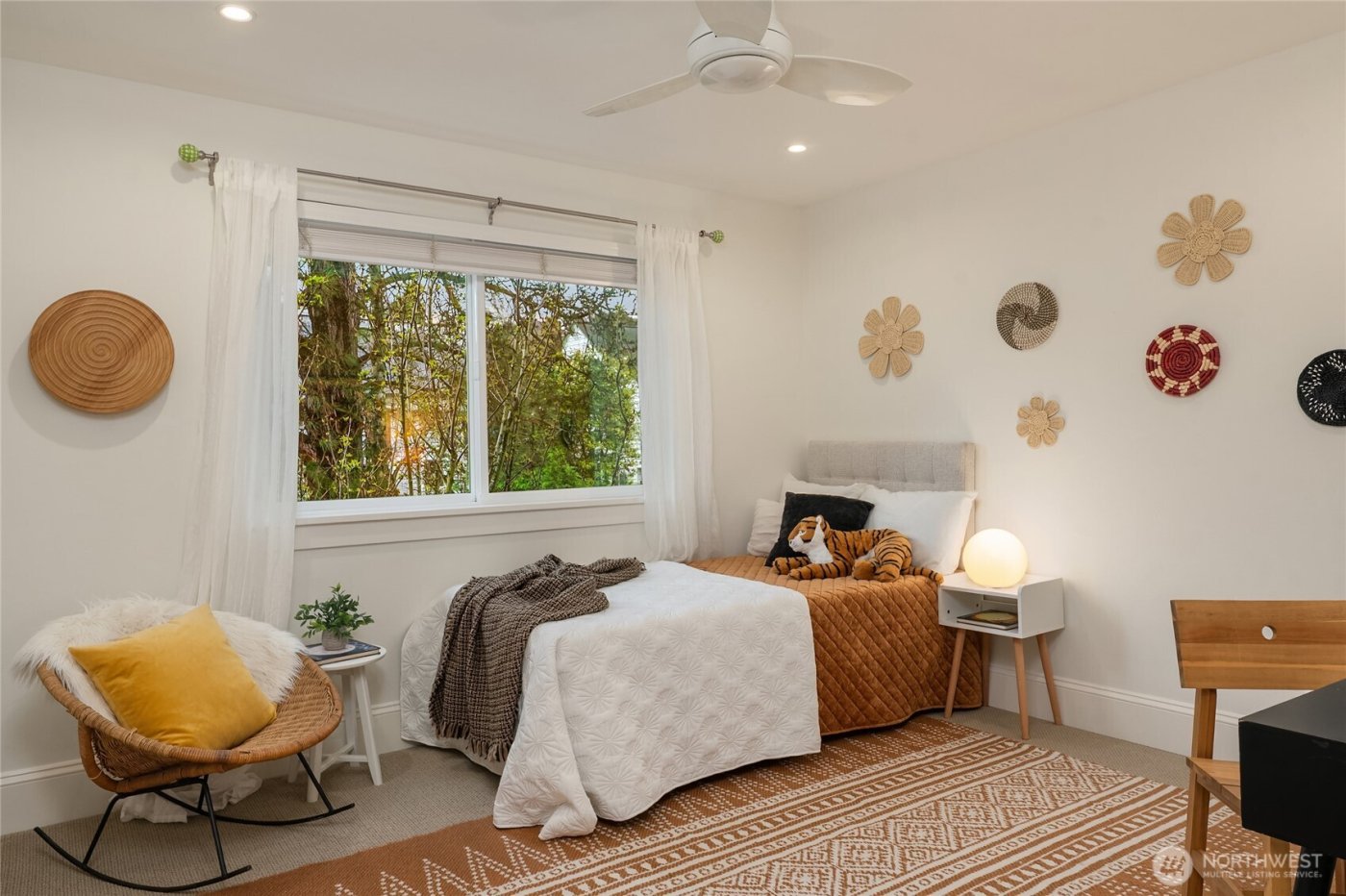 5537 37th Avenue NE, Seattle, WA 98105