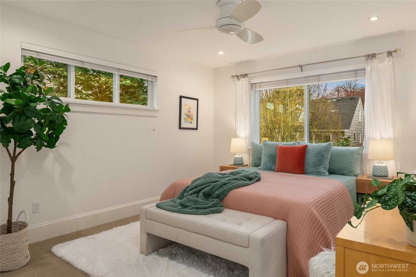 5537 37th Avenue NE, Seattle, WA 98105