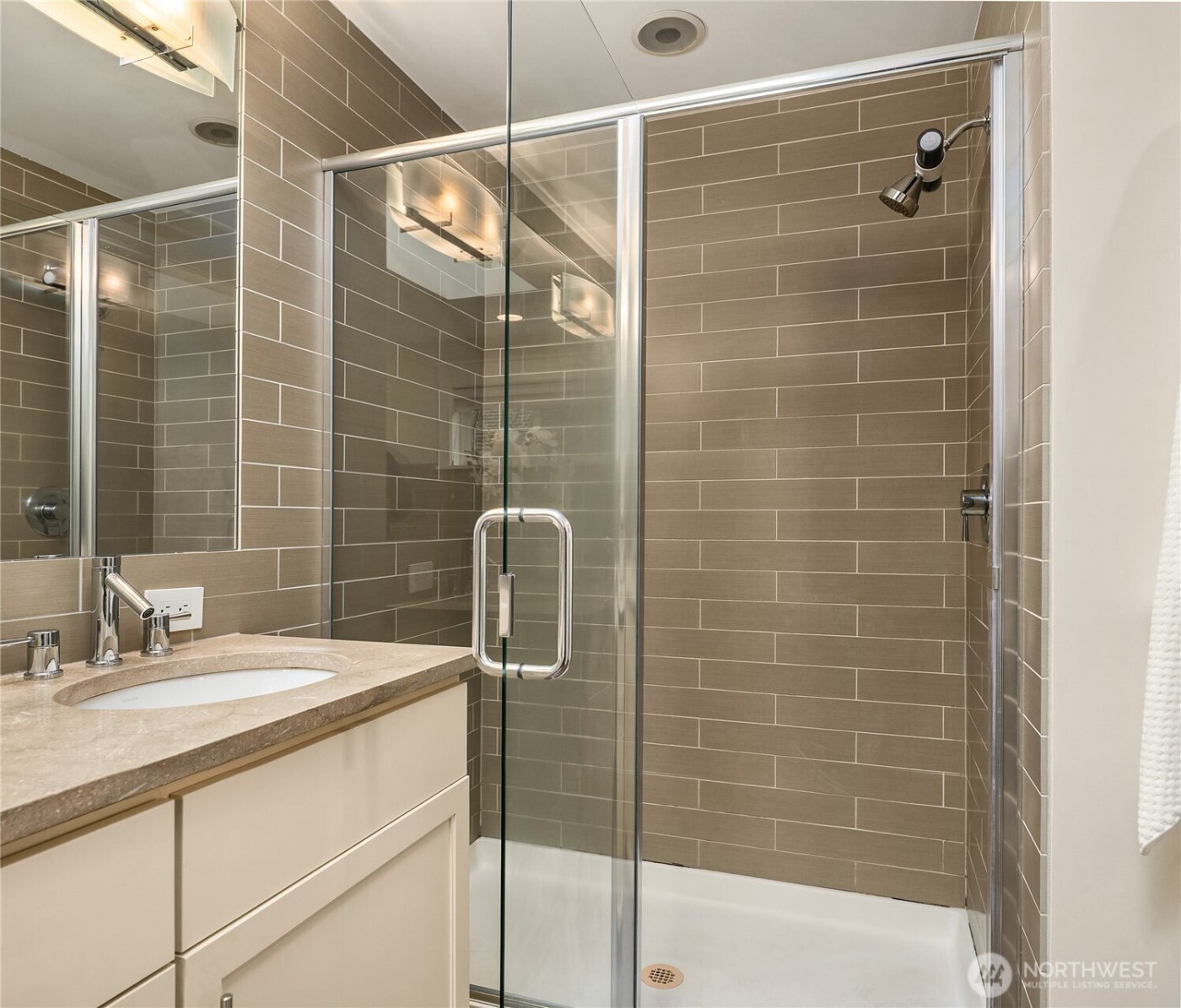 5537 37th Avenue NE, Seattle, WA 98105