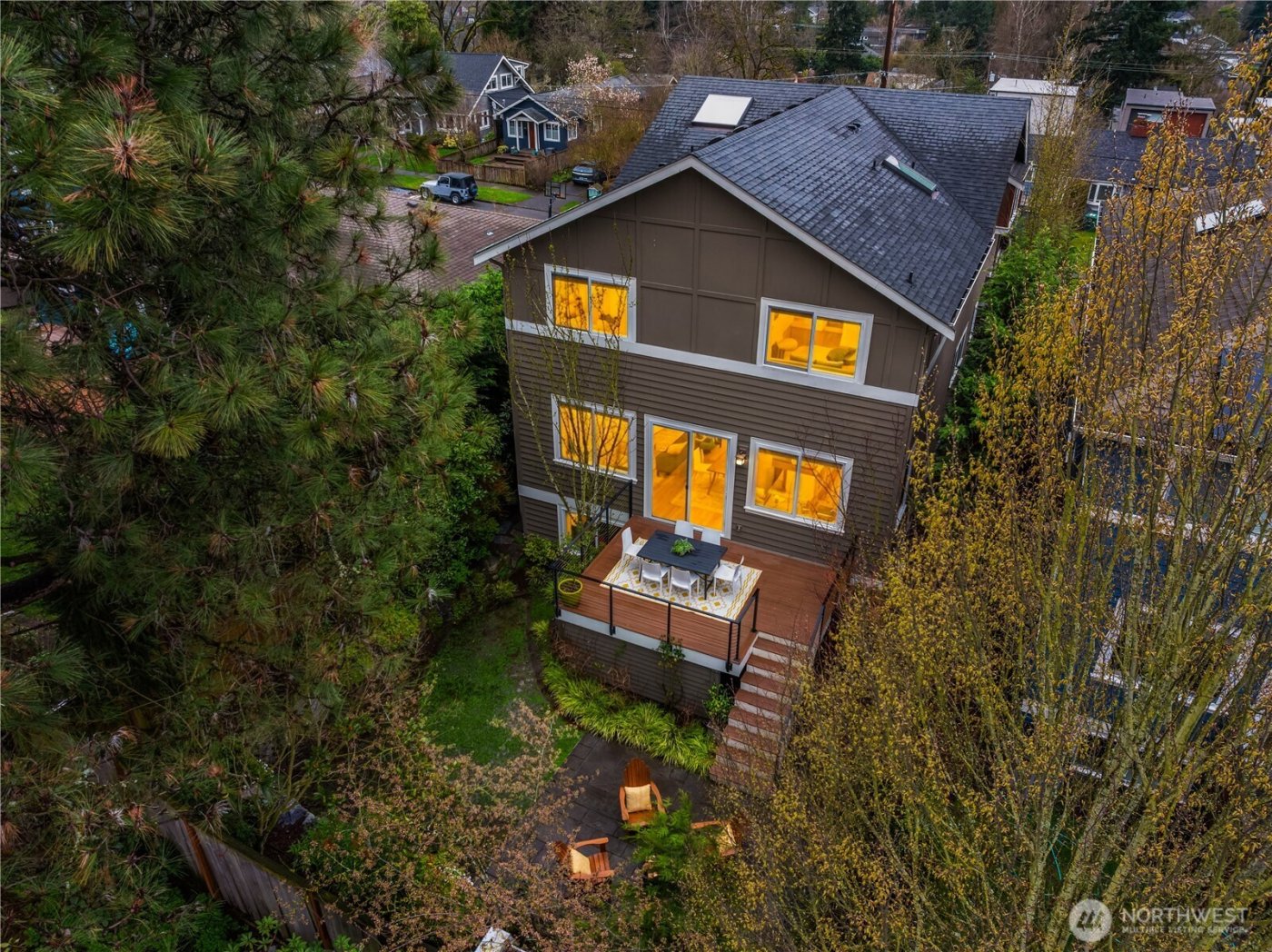 5537 37th Avenue NE, Seattle, WA 98105