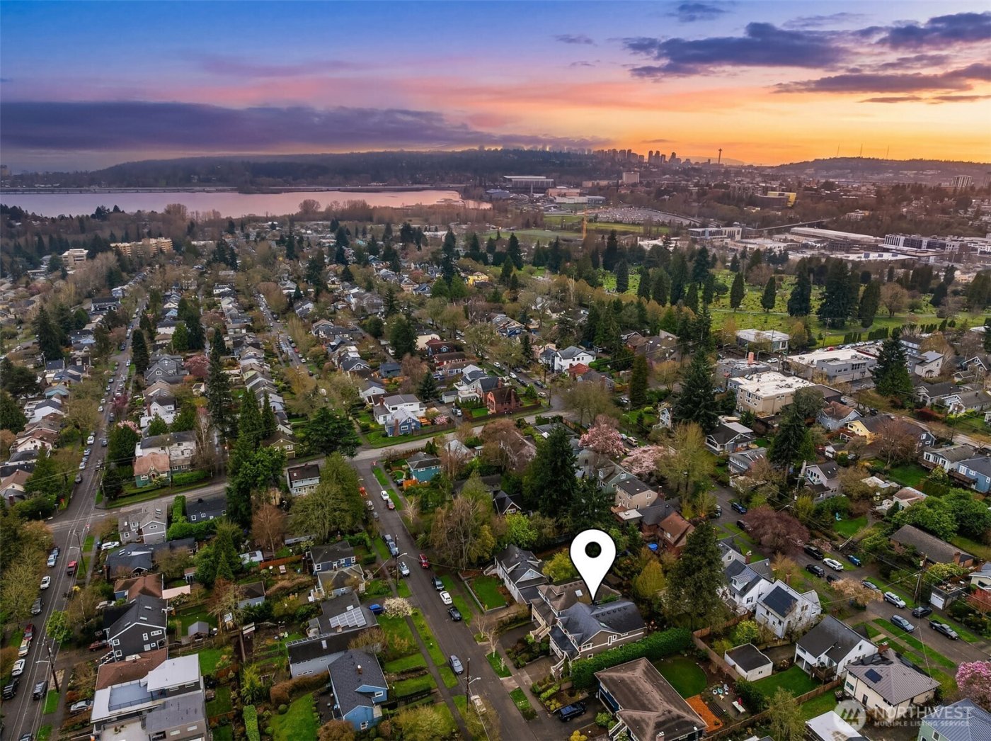 5537 37th Avenue NE, Seattle, WA 98105