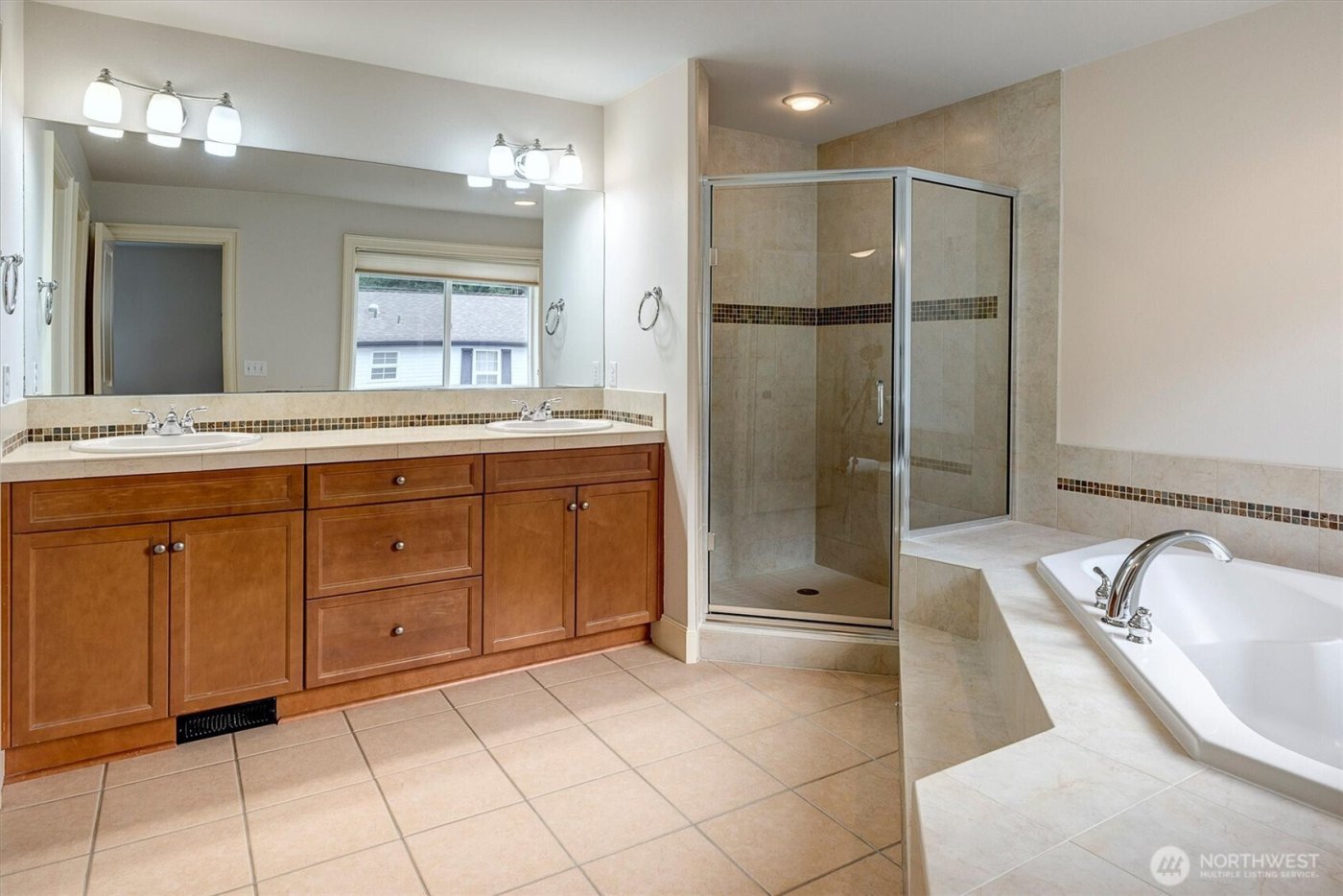 1628 154th Avenue SE, Bellevue, WA 98007-6147