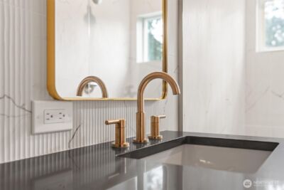 14308 Roslyn Place N #B, Seattle, WA 98133 - Photo 12