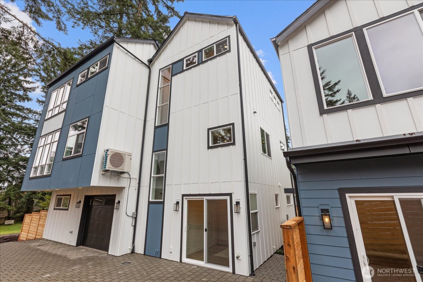 14308 Roslyn Place N #B, Seattle, WA 98133