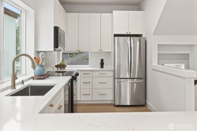 14308 Roslyn Place N #B, Seattle, WA 98133 - Photo 5