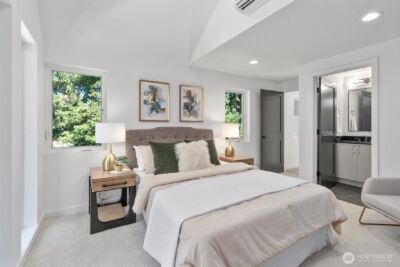 10752 Interlake Avenue N, Seattle, WA 98133 - Photo 11