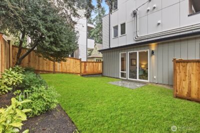 10752 Interlake Avenue N, Seattle, WA 98133 - Photo 9