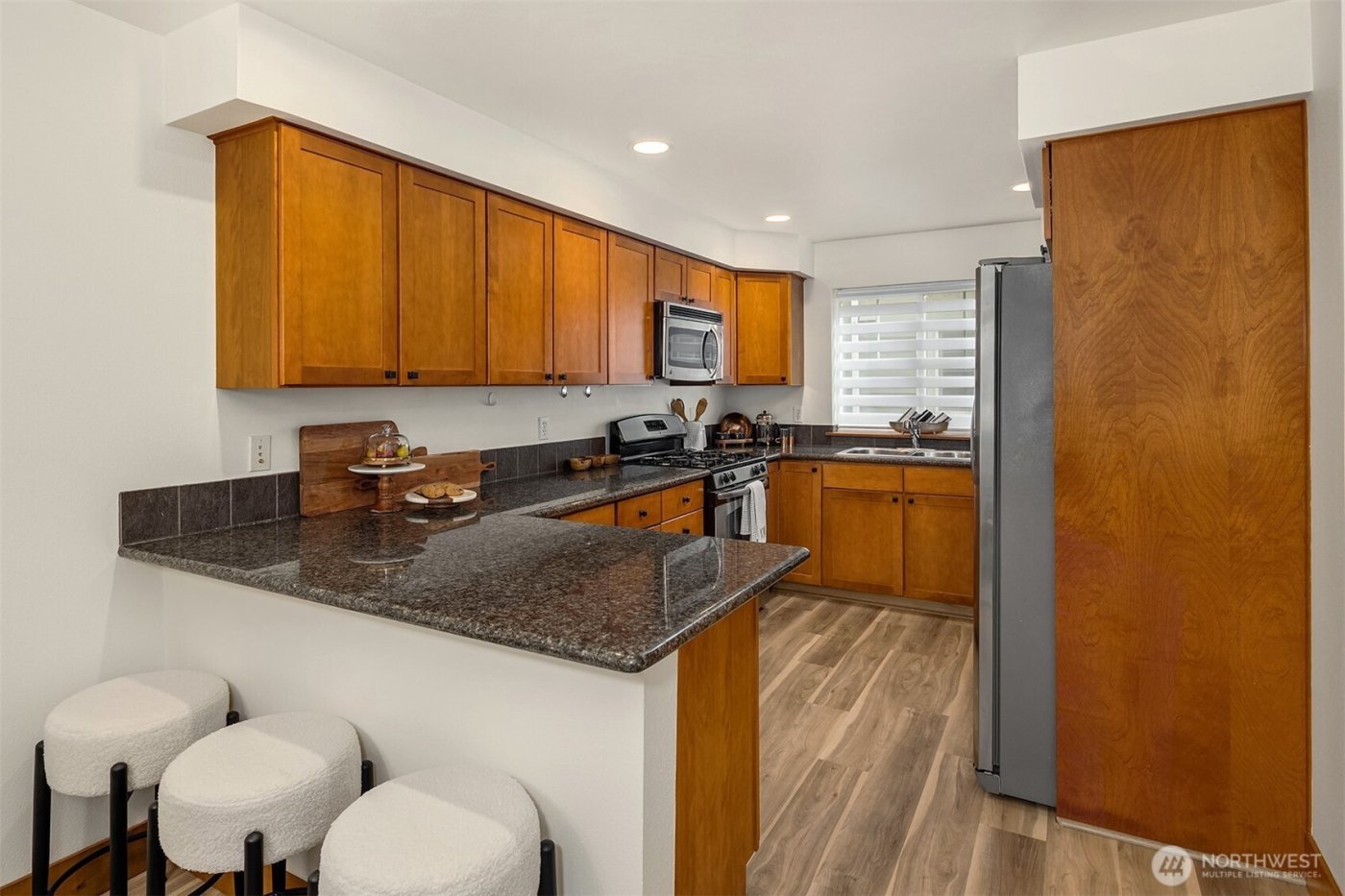 13726 Midvale Avenue N #B, Seattle, WA 98133-7056