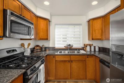 13726 Midvale Avenue N #B, Seattle, WA 98133-7056 - Photo 16