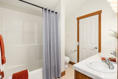 13726 Midvale Avenue N #B, Seattle, WA 98133-7056 - Photo 23