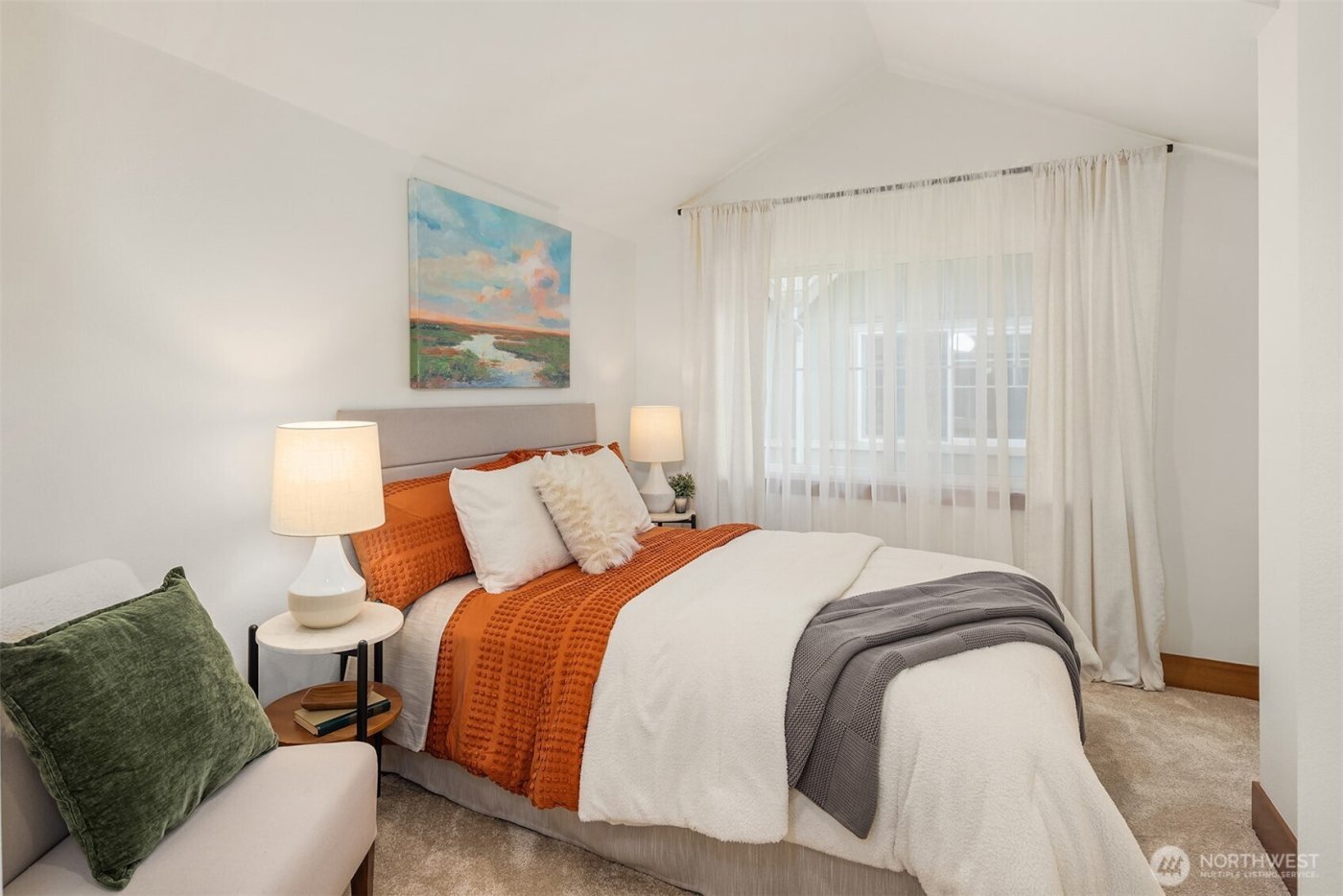 13726 Midvale Avenue N #B, Seattle, WA 98133-7056