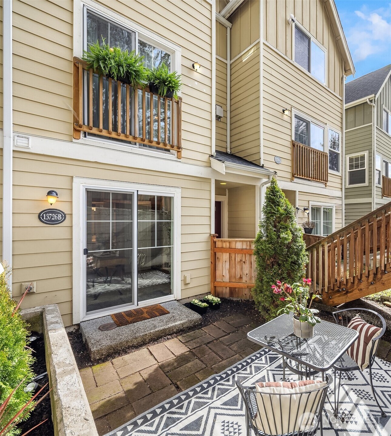 13726 Midvale Avenue N #B, Seattle, WA 98133-7056