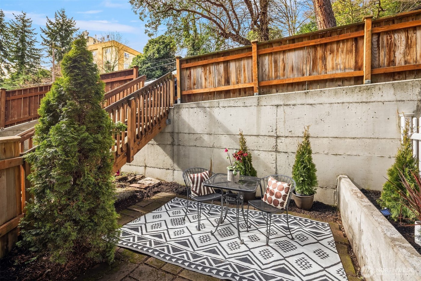 13726 Midvale Avenue N #B, Seattle, WA 98133-7056