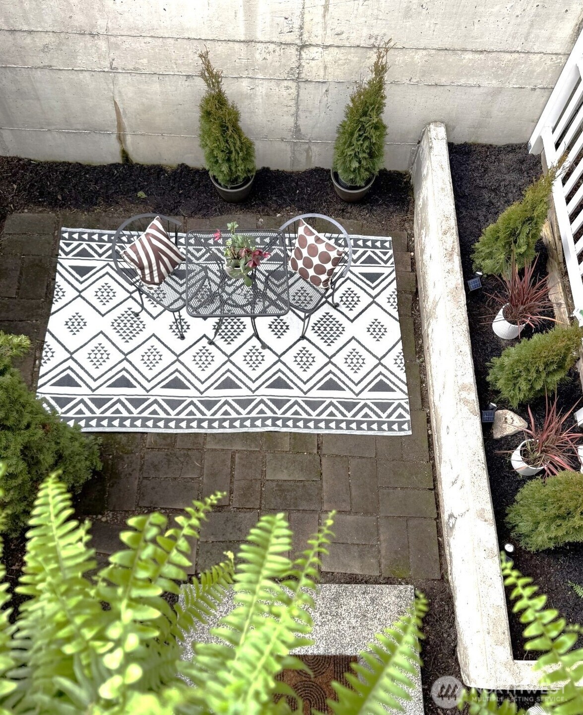 13726 Midvale Avenue N #B, Seattle, WA 98133-7056