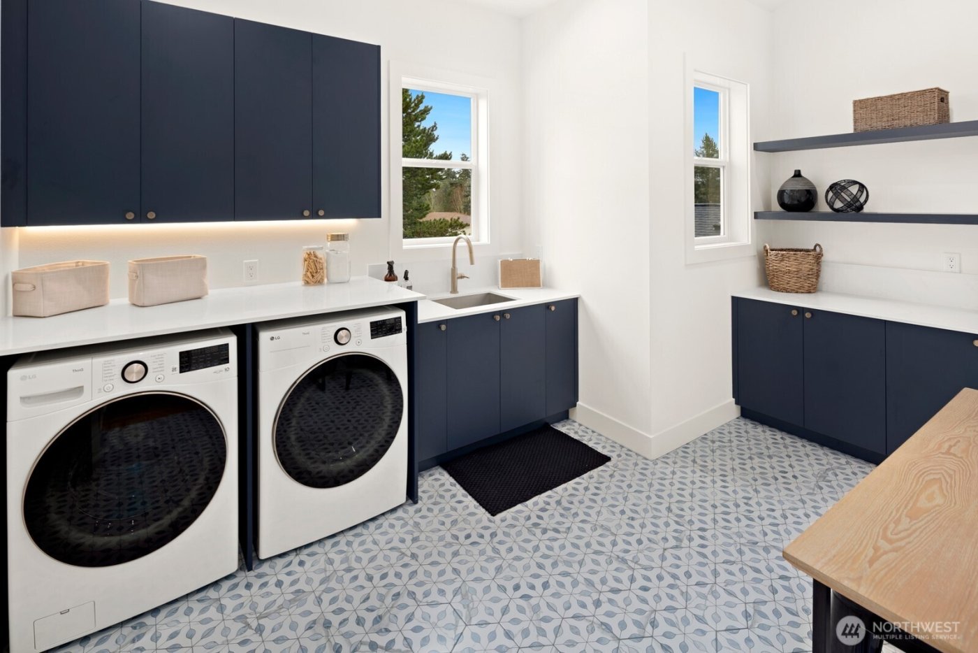 8838 28th Avenue NW, Seattle, WA 98117