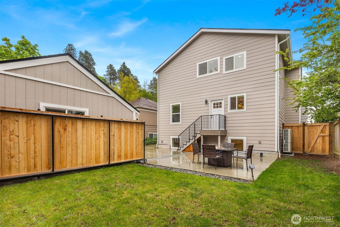 4326 NE 44th Street , Seattle, WA 98105