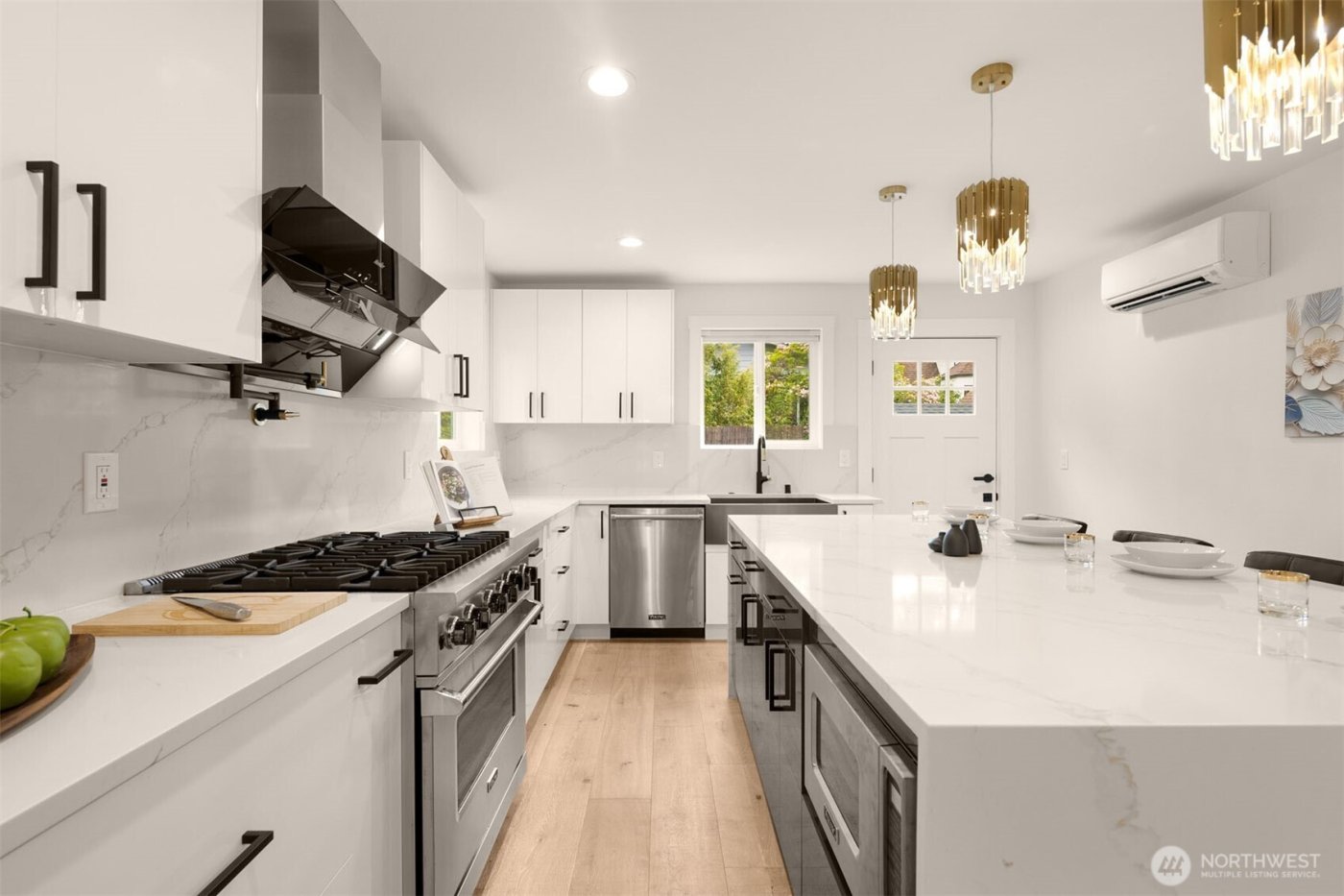 4326 NE 44th Street , Seattle, WA 98105