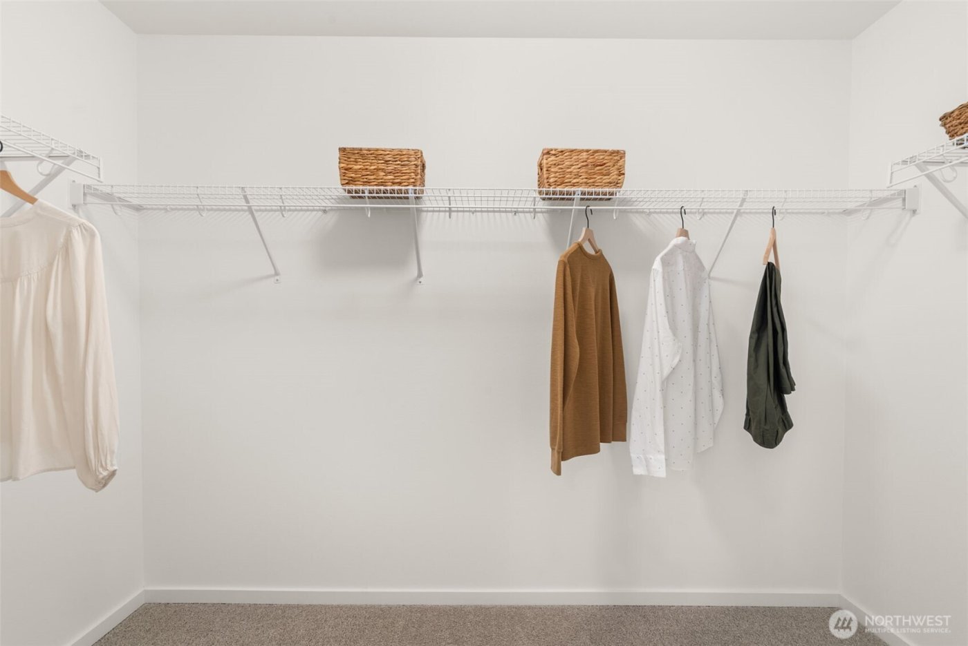 3301 219th Avenue E, Lake Tapps, WA 98391