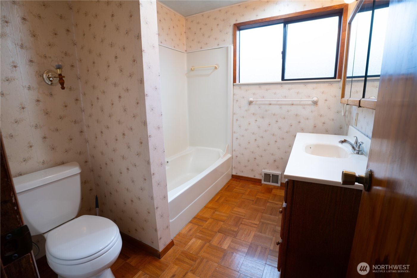 10862 Dixon Drive S, Seattle, WA 98178