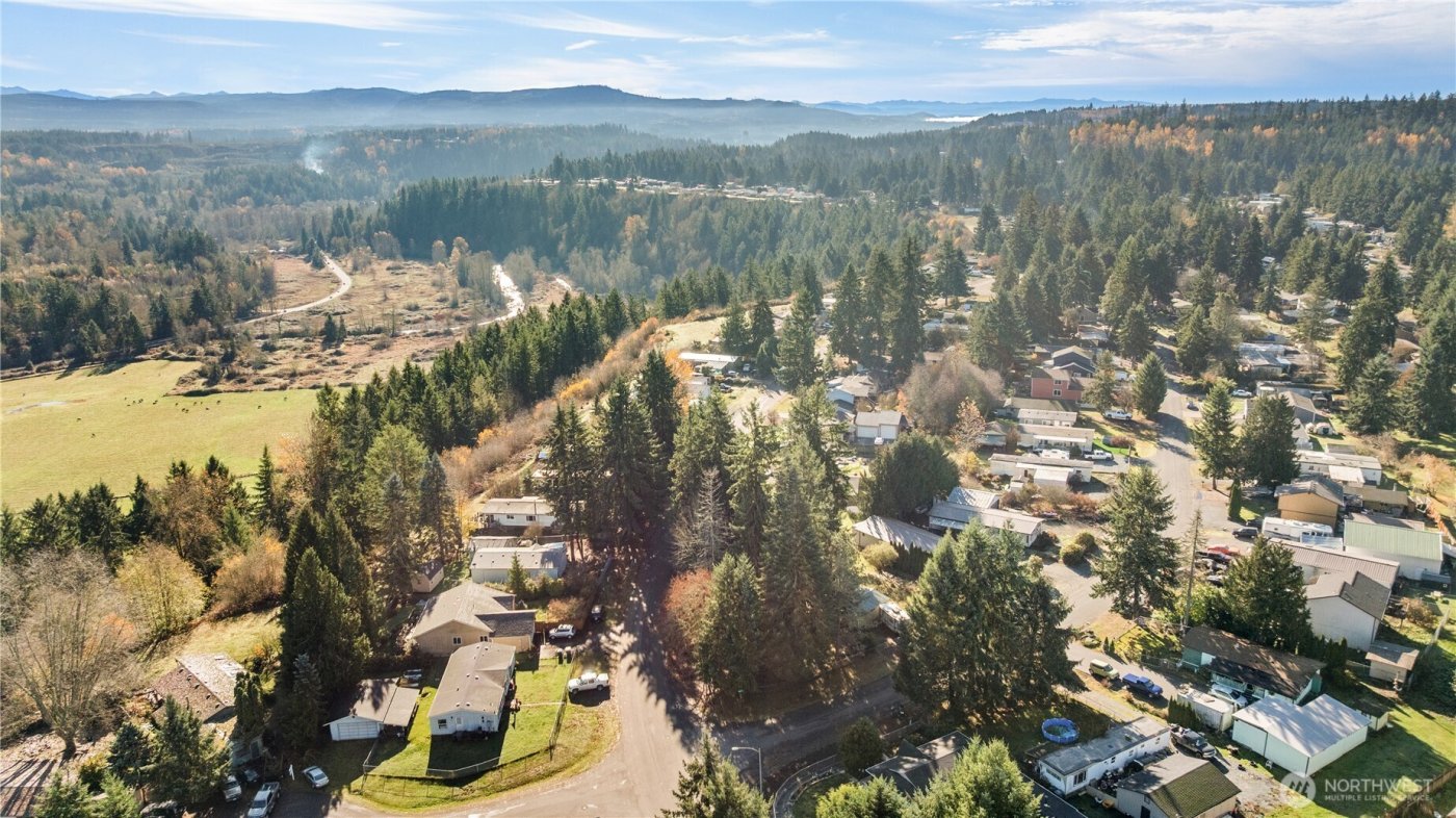 13405 Cedar Court E, Bonney Lake, WA 98391