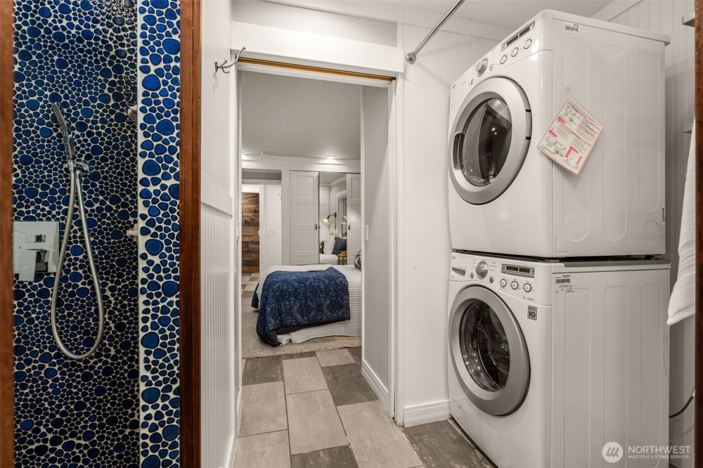 4123 SW Rose Street , Seattle, WA 98136