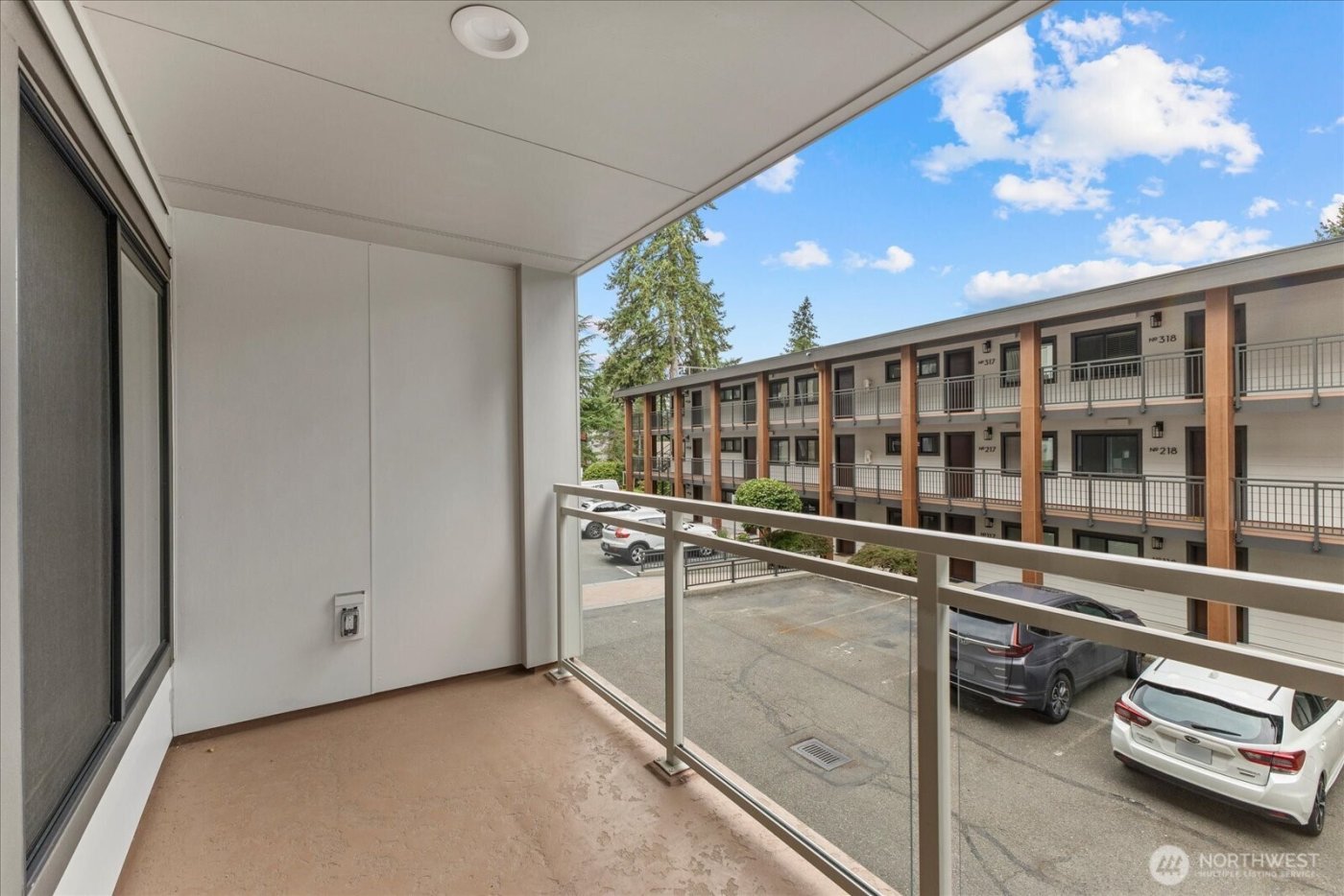 130 105th Avenue SE #108, Bellevue, WA 98004