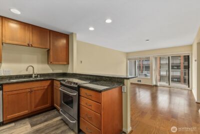 130 105th Avenue SE #108, Bellevue, WA 98004 - Photo 3