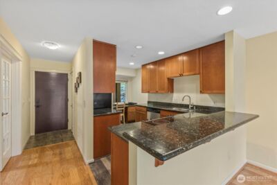 130 105th Avenue SE #108, Bellevue, WA 98004 - Photo 4