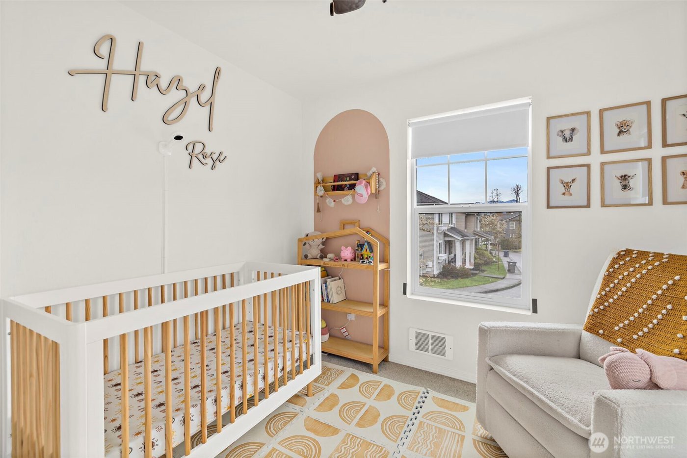 6827 SE Gove Street #10, Snoqualmie, WA 98065