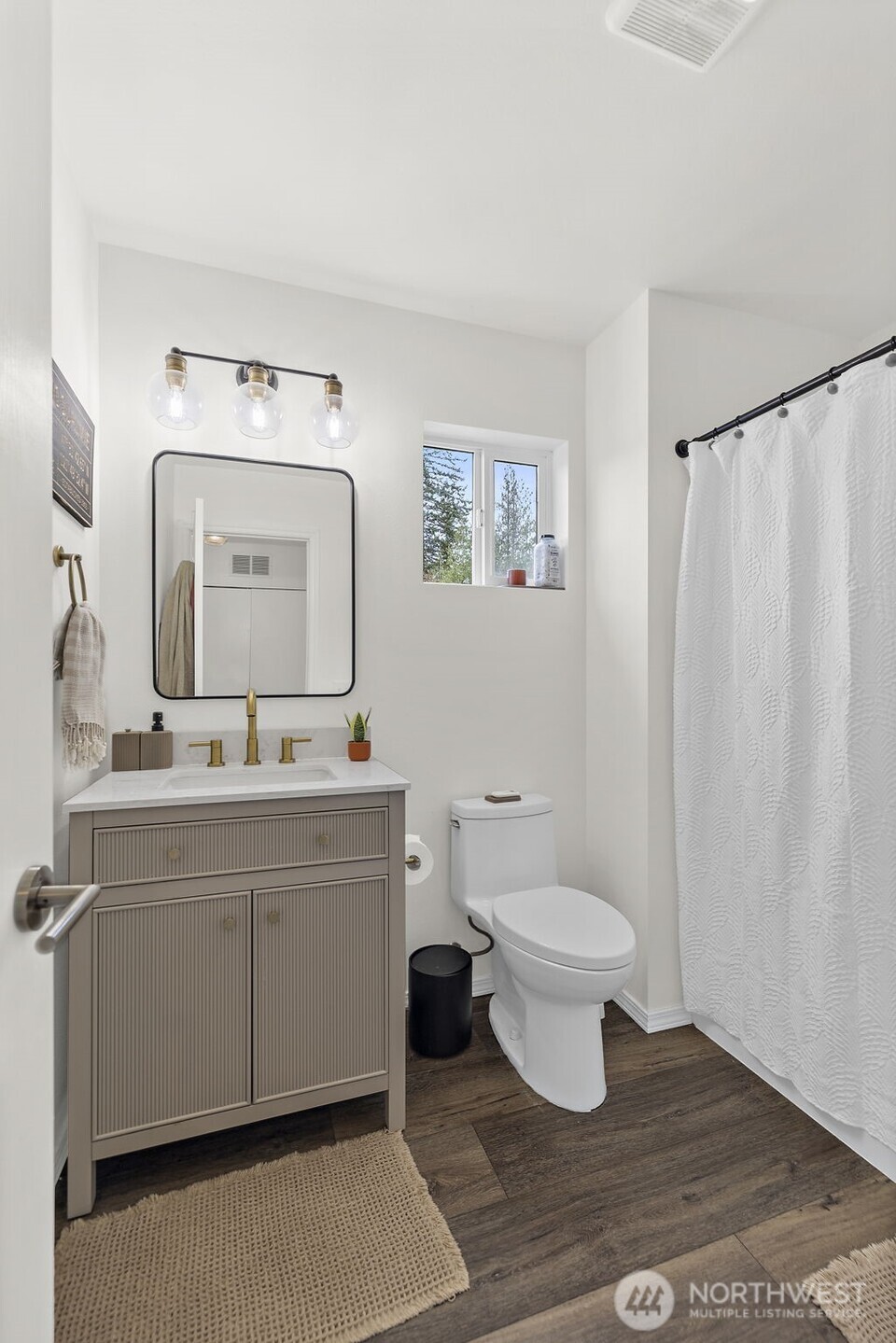 6827 SE Gove Street #10, Snoqualmie, WA 98065