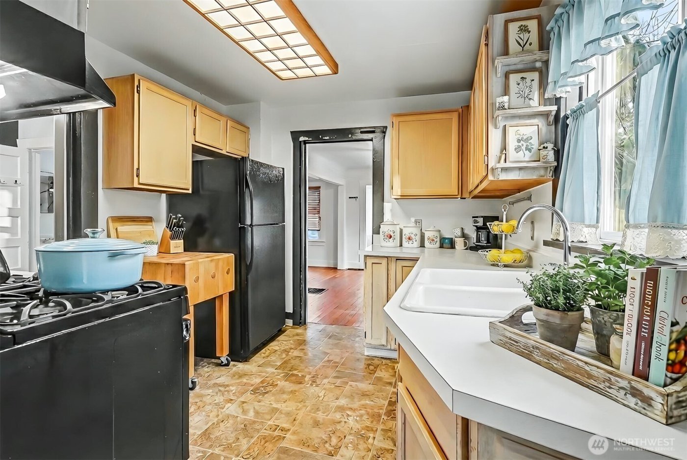 8535 18th Avenue NW, Seattle, WA 98117