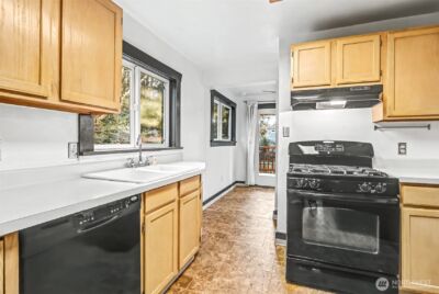 8535 18th Avenue NW, Seattle, WA 98117 - Photo 18